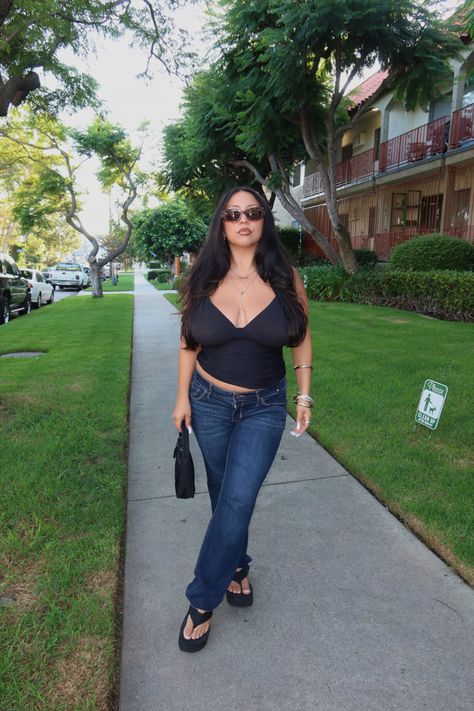 Latina fairy, 2000s fashion, 90s, latina, latina bombshell, latina aesthetic, outfit photo, 90s outfit, 00s fashion Latina Mami Outfits, 90s Fashion Latina, 2000 Latina Fashion, Latina 2000s Fashion, 2000s Latina Aesthetic, 90s Latina Fashion Outfit, Latina 90s Fashion, Kali Uchis Inspired Outfits, Curvy Latina Fashion