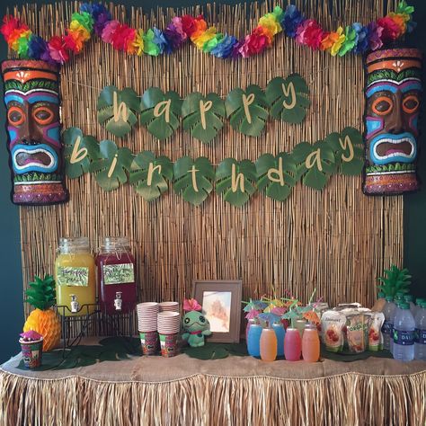 Lilo And Stitch Theme, Hawaiian Luau Food, Luau Food, Luau Decorations, Tropical Birthday Party, Lilo Und Stitch, Luau Party Decorations, Aloha Party, Hawaiian Party Decorations