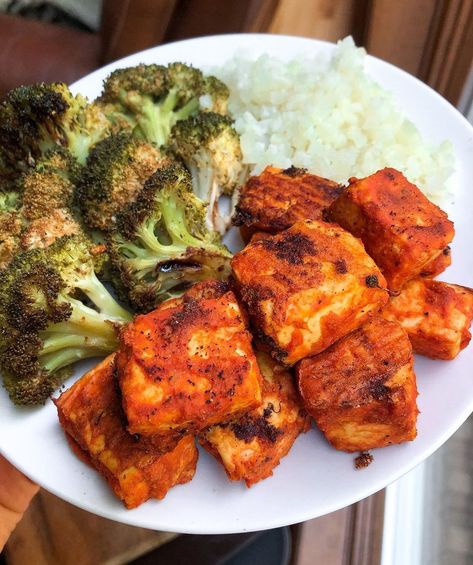 Tofu Ideas, Tofu Meals, Healthy Easy Dinner, Planned Meals, Vsg Recipes, Buffalo Tofu, Tofu Recipes Easy, Healthy Vegan Dinner Recipes, Great Vegan Recipes