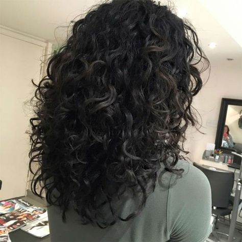 3a Curly Hair, Layered Curly Haircuts, Long Curly Haircuts, Natural Curly Hair Cuts, Natural Hair Salons, Layered Curly Hair, Curly Hair Photos, Medium Curly Hair Styles, Haircuts For Wavy Hair