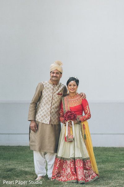 Indian bride and her father photography before wedding ceremony http://www.maharaniweddings.com/gallery/photo/107751 Bridal Father Outfit Indian, Sherwani For Bride's Father, Grooms Father Outfit, Father Outfit Wedding Indian, Bride Father Outfit Indian, Groom Father Outfit Indian, Nana Dress, Father Photography, Wedding Outfits Indian