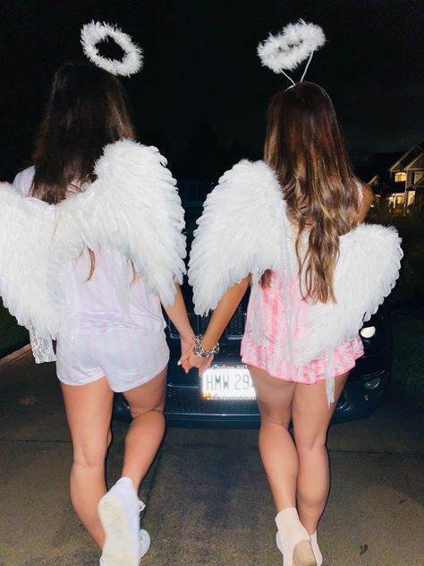 #halloweencostumes Halloween costume #VSangels #angelcostume Vs Angel Costume Halloween, Angels Costume, Best Friend Halloween Costume Ideas, Victoria Secret Angel Costumes, Victorias Secret Pajama, Best Friend Halloween, Twin Costumes, Halloween Fits, Costumes 2024