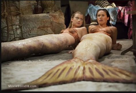 Mako Mermaids Tails, Allie Bertram, Isabel Durant, Pink Youtube, Realistic Mermaid Tails, Moon Pool, Real Life Mermaids, Mermaid Pool, Realistic Mermaid