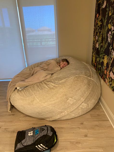 Bean Bags Bedroom, Bean Bag Room, Bean Bag Aesthetic, Giant Bean Bag Chair, Computer Gaming Room, Easy Diy Room Decor, Bedroom Decor For Teen Girls, Dream Apartment Decor, Bag Aesthetic