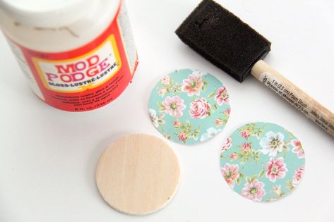 Mod Podge Wood, Mod Podge On Wood, Decoupage Earrings, Smashed Peas, Floral Scrapbook Paper, Thrifty Crafts, Wood Jewelry Diy, Diy Earrings Easy, Mod Podge Crafts