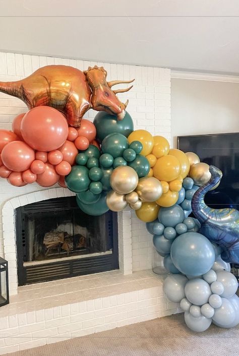 Dino Balloon Arch, Dinosaur Balloon Arch, Dinosaur Party Balloons, Dinosaur Balloon Garland, Pizzeria Party, Dino Balloons, 3rd Birthday Party For Boy, Dinosaur Birthday Theme, Dinosaur Birthday Party Decorations