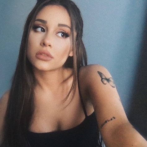 #arianagrande #selfie Ariana Grande Tattoo, Liz Gillies, Ariana Grande Style, Ariana Grande Photos, Hair Icon, Ariana Grande Pictures, Platinum Hair, Ariana G, Tattoo Life