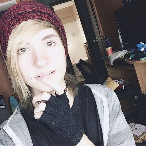 Kyle David Hall Jordan Sweeto, Punk Guys, Kyle David Hall, My Digital Escape, Bryan Stars, Cute Emo Guys, Alex Dorame, Shannon Taylor, Emo Boyfriend