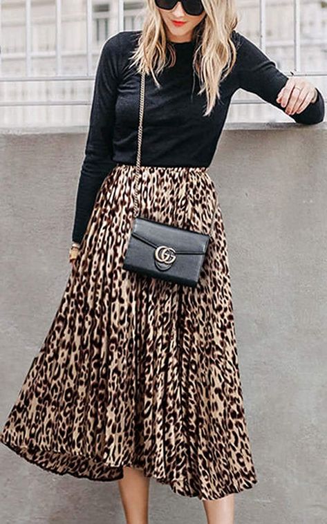 A Line Skirt Outfits, Designer Formal Dresses, Leopard Print Outfits, Fall Fashion Trends Women, Leopard Print Skirt, Printed Pleated Skirt, Leopard Skirt, Black Pleated Skirt, Spring Clothes