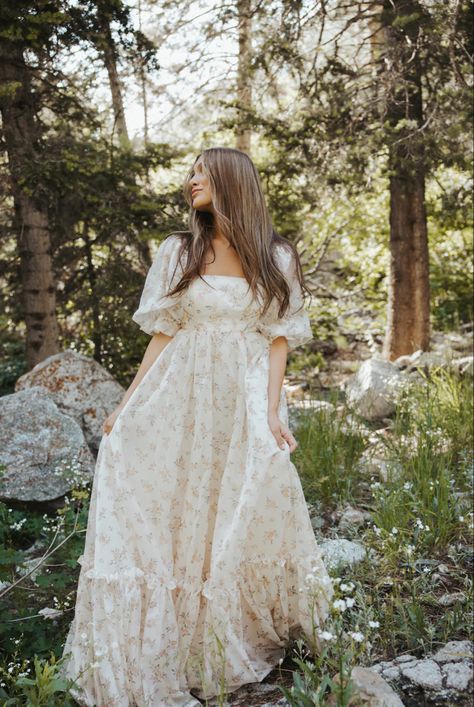 Cottage Core Gown, Cottagecore White Dress, Cottage Core Wedding Dress, Ava Gowns, Cottage Wedding Dress, White Cottagecore Dress, Cottage Core Wedding, Cottagecore Living, Cottage Wedding