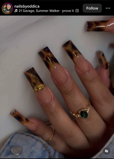 Unique Nails Coffin, White French Tip Nails With Gold Charms, Medium Classy Nails, Bday Acrylic Nails, Leopard Print Tip Nails, Fall Acyrilics Nails, Fall Nails With Charms, Creative Acrylic Nail Designs, Brown Bling Nails