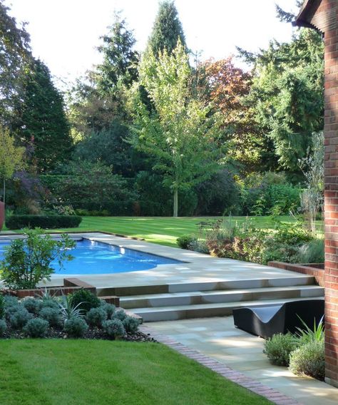 Moderne Pools, Landscape Garden Design, Patio Grande, Pool Landscape Design, Garden Swimming Pool, Backyard Pool Landscaping, Modern Garden Design, Modern Pools, Big Garden