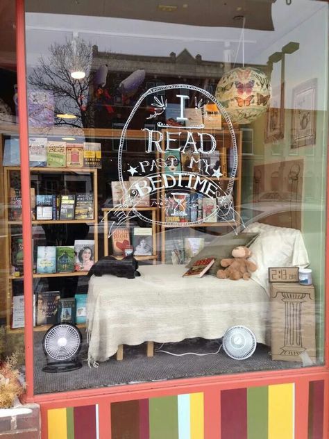 Bookshop Decoration Ideas, Bookstore Windows Display, Book Shop Window Display, Cute Book Store, Book Store Window Display, Book Store Display, Book Store Ideas Business, Bookstore Window Displays, Book Shop Display