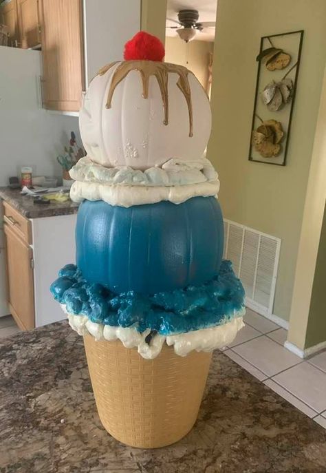 Ice Cream Truck Or Treat, Trunk Or Treat Ice Cream Truck, Ice Cream Trunk Or Treat Ideas, Ice Cream Shop Trunk Or Treat, Halloween Ice Cream, Ice Cream Sundae Bar, Ice Cream Decorations, Pumpkin Ice Cream, Sundae Bar