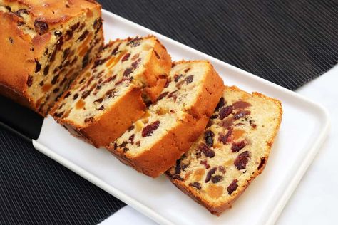 Light Fruit Cake Loaf Farmhouse Fruit Cake Recipe, Light Fruit Cake Recipe, Fruit Cake Loaf, Genoa Cake, Fat Cakes Recipe, Fruit Loaf Recipe, Best Fruit Cake Recipe, Fruit Cake Recipe Easy, Light Fruit Cake