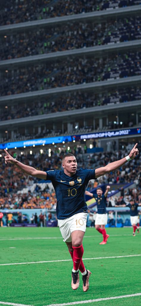 Kylian Mbappe World Cup, Mbappe World Cup, Velodrome Marseille, Funny Football Videos, France National Team, Football Players Photos, Soccer Photography, France Football, Unique People