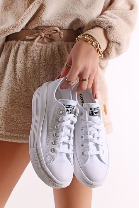 Platform Converse Low Top, Platforms Outfit, Zapatillas All Star, Platform Converse Outfit, Simple Sneakers, Converse Girls, Chuck Taylor All Star Move, Shoes Heels Stilettos, Gymnastics Shoes