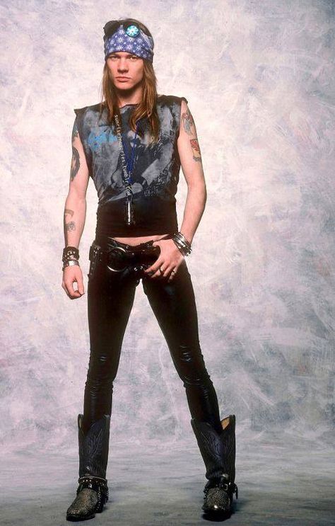 Axl Rose Rose Fashion Style, Axl Rose 80s, Rock Costume, Rose Costume, Axel Rose, Sweet Child O' Mine, Duff Mckagan, Rock And Roll Bands, Rose Fashion