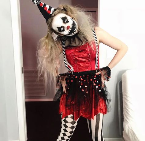 Holloween Halloween Costumes Women Scary, Scary Clown Costume, Clown Costume Women, Halloween Makeup Clown, Halloweenský Makeup, Creepy Halloween Costumes, Clown Halloween Costumes, Uhyggelig Halloween, Clown Halloween