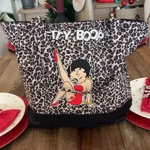 Betty Boop | Bags | New Betty Boop Bag Cheetah | Poshmark Betty Boop Jewelry, Betty Boop Makeup, Bling Crocs, Original Betty Boop, Betty Boop Birthday, Betty Boop Handbags, Betty Boop Black, Betty Boop Purses, Animal Print Handbags