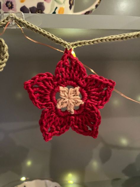 Crochet Flower Garland, Bunting Decor, Crochet Christmas Garland, Crochet Bunting, Crochet Garland, Quotes Christmas, Fall Crochet Patterns, Crochet Classes, Crochet Christmas Decorations