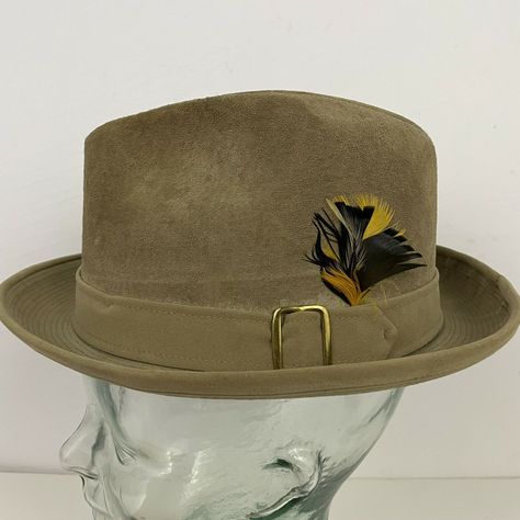 Vintage Dobbs Fifth Avenue Suede Fedora Hat with Buckle and Feather, Men's Size 7. Hat is light brown and in good condition. No holes or stains. Union made in USA. Feel free to ask any questions. Brown Hat Outfit, Dobbs Hats, Hat Outfit Men, Mens Dress Hats, Mens Casual Outfits Summer, Straw Fedora, Brown Hats, Men Wear, Union Made