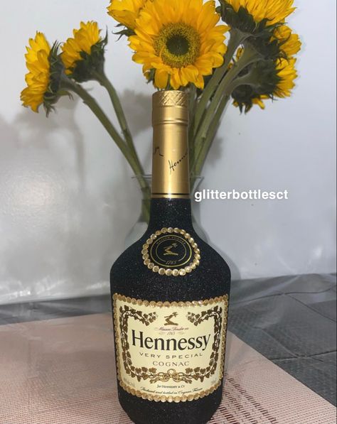 Henny Bottle Glitter, Custom Hennessy Bottle, Hennessy Bottle Decor Diy, Decorated Hennessy Bottle, Glitter Hennessy Bottle, Party Nextdoor, Decorated Alcohol Bottles, Henny Bottle, Bedazzled Bottles