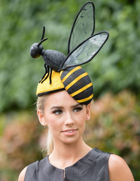 Royal Ascot hats- CosmopolitanUK Crazy Hats Diy, Hat Day Ideas, Crazy Hat Ideas For Adults, Diy Fascinator Hat, Royal Hats, Weird Hats, Crazy Hat, Creative Hats, Bee Hats