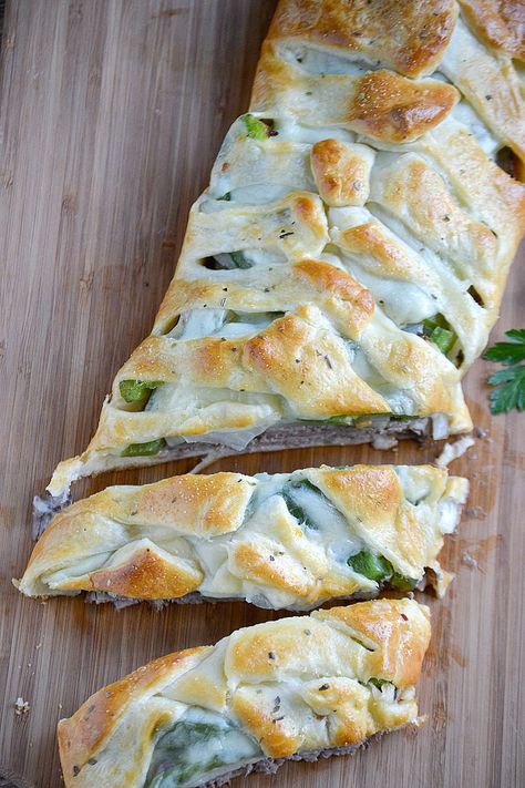 Cresent Sandwich Recipes, Cresent Roll And Ground Beef Recipes, Cresant Rolls, Taco Braid, Snack Appetizers, Crescent Braid, Pillsbury Crescent Roll Recipes, Easy Crescent Rolls, Crescent Breakfast