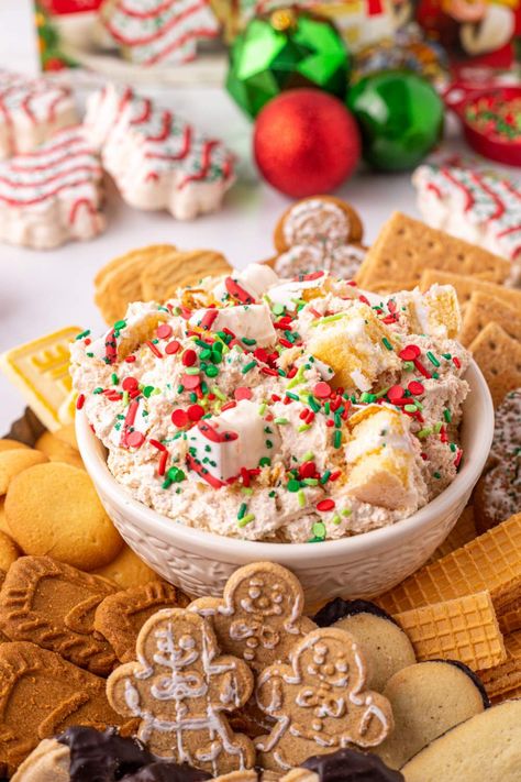 Gingerbread Dip Recipe, Christmas Cookie Dough Dip, Tree Cake Dip, Christmas Tree Cake Dip, Birthday Cake Dip, Sweet Dips Recipes, Christmas Cookie Dough, Little Debbie Snack Cakes, Chocolate Potato Chips