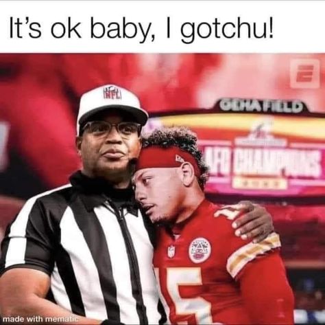 Funny Nfl Pictures, Funny Nfl, Nfl Pictures, Girlfriend And Boyfriend Goals, Nfl Memes, The Chiefs, The Vikings, Boyfriend Goals, Can't Stop Laughing