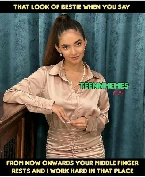 Vulgar Humor, English Jokes, Anushka Sen, Hot Dresses Tight, Actress Without Makeup, Insta Profile Pic, Beautiful Muslim Women, Jokes Funny, Bollywood Girls