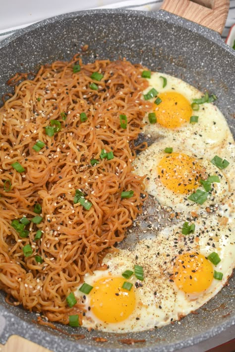 Keto TikTok Ramen Keto Ramen Noodles, Keto Ramen Noodle Recipes, Low Carb Ramen Noodles, Keto Noodles Recipe, High Protein Ramen Noodle Recipes, Low Carb Ramen Recipe, Kibun Foods Healthy Noodle Recipes, Zero Noodles Recipes, Keto Ramen Recipes