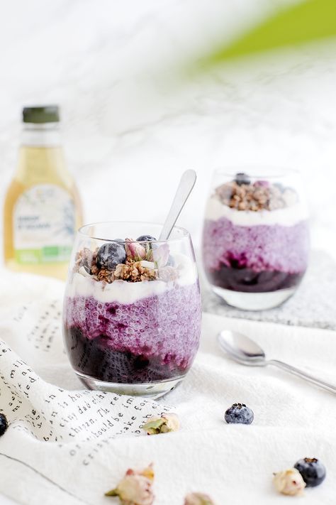 Aussi beau que bon : craquez pour notre #recette de #pudding de #chia aux #mûres et aux #myrtilles ! Parfait pour un petit #déjeuner #healhty 😋 Pudding Chia, 2024 Art, Sans Gluten, Food Inspiration, Chia, Coffee Shop, Dessert, Ethnic Recipes, Trier