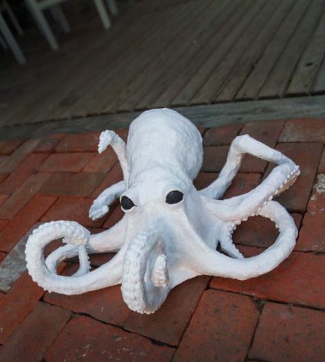 Paper Mache Octopus : Craft Tutorial Paper Mache Octopus, Octopus Craft, Halloween Costumes You Can Make, Octopus Sculpture, Octopus Crafts, Paper Mache Projects, Paper Mache Mask, Paper Mache Animals, Paper Mache Clay