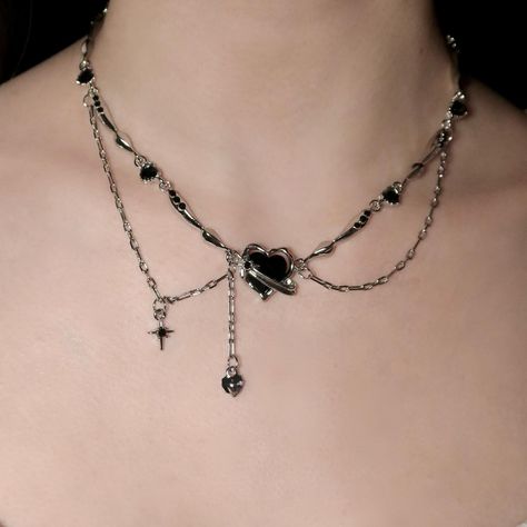 watching how cool black necklace to decorate your valentines🖤🖤🖤 #silvervenus #blackheart🖤 #y2k #blackjewelry #valentines Shifting Jewelry, Y2k Jewellery, Alternative Accessories, Spiral Jewelry, Seaside Home, Seashell Beach, Necklace Combo, Dark Jewelry, Goth Necklace