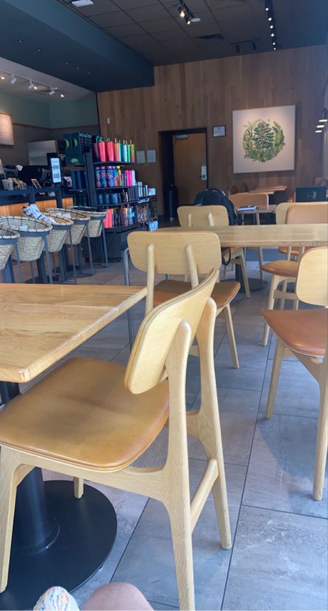 aesthetic coffee shop starbucks Starbucks Furniture, Aesthetic Coffee Shop, Kitchen Design Plans, Aesthetic Coffee, Blue Bottle, Design Planning, Chair Design, Coffee Shop, Conference Room