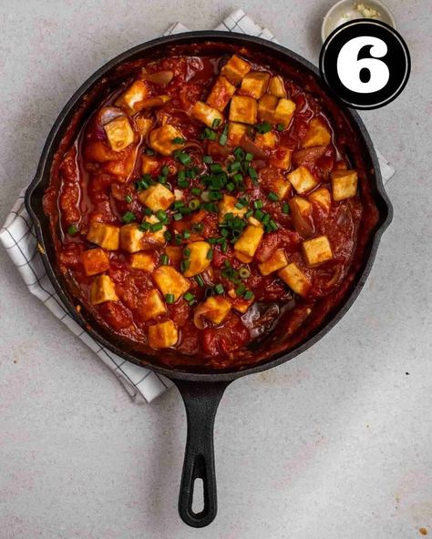 This Vietnamese tofu in tomato sauce is bold, vibrant, and packed with flavors! An easy recipe that calls for simple ingredients and is ready in 40 minutes. Serve it over rice or noodles to make it a meal. Vietnamese Tofu, Vegan Vietnamese, Green Onions, Tomato Sauce, Easy Recipe, Simple Ingredient, Noodles, Easy Meals, Rice