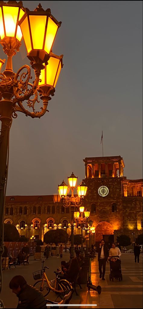 Yerevan Night, Armenia Video, Armenia Wallpaper, Armenia Aesthetic, Armenia Yerevan, Ariana Grande Anime, Armenian History, Yerevan Armenia, Pink Flowers Wallpaper