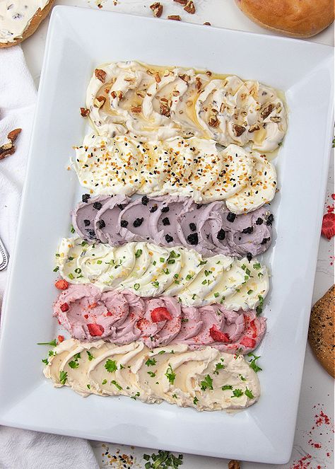 Bagel Butter Board with Cream Cheese - Passion For Savings Spread For Bagels, Bagel Cream Cheese Board, Bagel Chips And Dip, Cream Cheese Platter, Bagel And Cream Cheese Board, Bagel Platter, Bread And Butter Charcuterie Board, Brunch Cheese Board, Charcuterie Cream Cheese