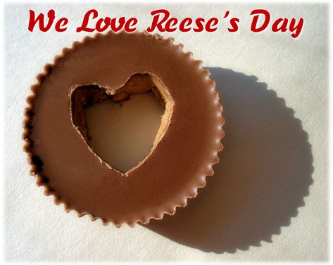 Chocolate Company, Reeses Peanut Butter Cups, Reeses Peanut Butter, Hershey Chocolate, Healthy Chocolate, Chocolate Peanuts, Menu Planning, Peanut Butter Cups, Chocolate Recipes