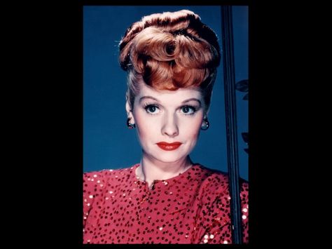 Lucille Ball In Color - 07 | Flickr - Photo Sharing! Lucille Ball Costume, Lucille Ball Desi Arnaz, Ball Makeup, Lucy And Ricky, Desi Arnaz, Lucille Ball, Love Lucy, I Love Lucy, Golden Age Of Hollywood