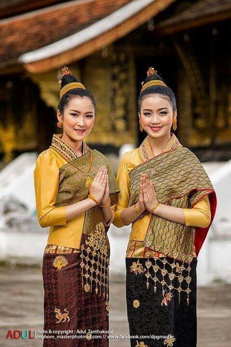 Northern Laos, Luangprabang fashion Laos Traditional Dress, Lao Dress, Laos Culture, Laos Wedding, Laos Clothing, Traditional Wedding Dress, Thai Clothes, Culture Fashion, National Dress