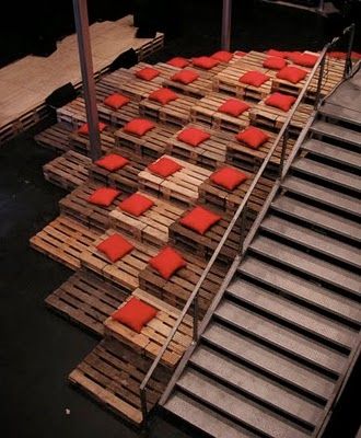 Palletvilion: references Pallet Stairs, Cheap Patio Furniture, Seating Design, Park Ideas, Shipping Pallets, Public Seating, Outdoor Office, Recycled Pallet, Recycled Pallets