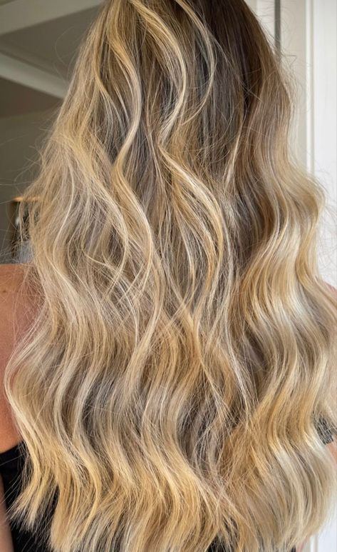 Blonde, natural, highlights, foils, lived-in blonde, waves Sun Kiss Blonde Hair, Honey Blonde Foils, Sunkissed Hair Blonde, Full Head Blonde Foils, Full Head Blonde, Sun Kissed Blonde, Sunkissed Blonde, Blonde Foils, Foil Highlights