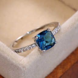 Blue Gemstone Rings, Womens Rings Fashion, Blue Ring, Square Stone, Square Rings, Elegant Ring, Engagement Jewelry, Blue Gemstones, Simple Jewelry