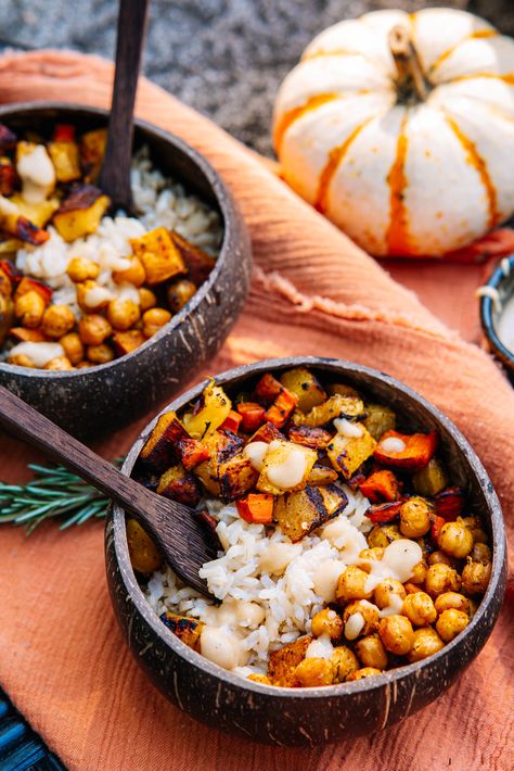 Harvest Bowl with Maple Tahini Sauce - Chef Kate F Legume Dishes, Brown Rice Bowl Recipe, Roasted Winter Squash, Autumn Squash, Harvest Bowl, Cozy Fall Recipes, Grilled Portobello, Coconut Bowls, Healthier Meals