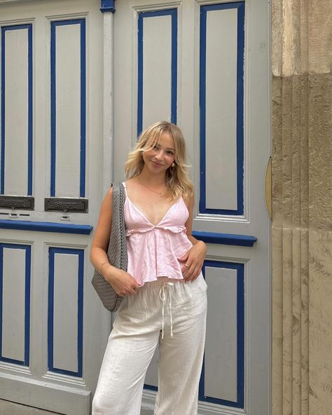 Pastel Outfits Summer, Women Icon, Chic Photography, Luna Fashion, Modest Girly Outfits, Macbook 13, Outfit Primavera, Pastel Outfit, Outfit Inspo Casual