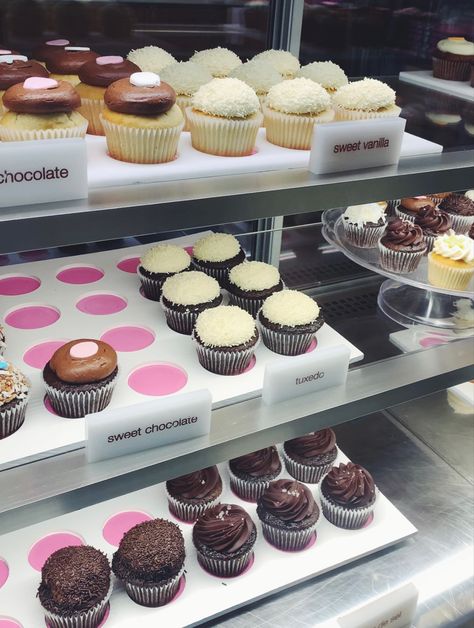 Cupcake Shop Aesthetic, Chocolate Tuxedo, Princess Food, Cupcake Business, Cupcake Boutique, Dream Bakery, Cupcake Shop, Cute Cupcake, Cupcake Shops