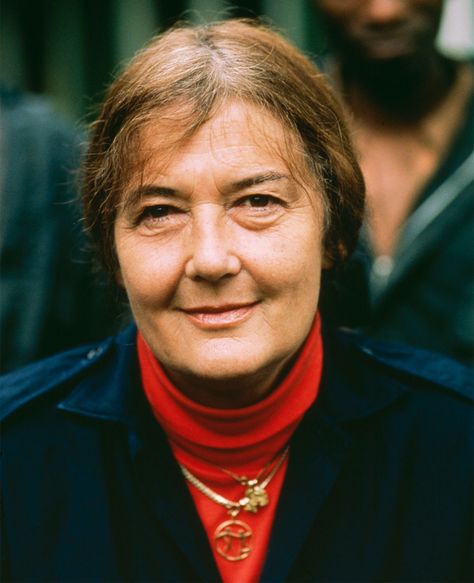 Dian Fossey | Biography, Research ... Gorillas In The Mist, Dian Fossey, Animal Activist, Jane Goodall, Mountain Gorilla, David Attenborough, People Of Interest, December 26, Opera Singers